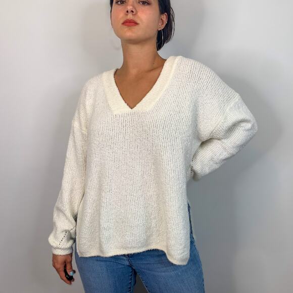 Urban Outfitters White V-Neck Oversized Knit Sweater - Picture 1 of 8